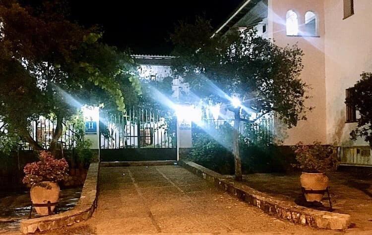 Hotel Cortijo Las Grullas Беналуп-Касас-Вієхас Екстер'єр фото