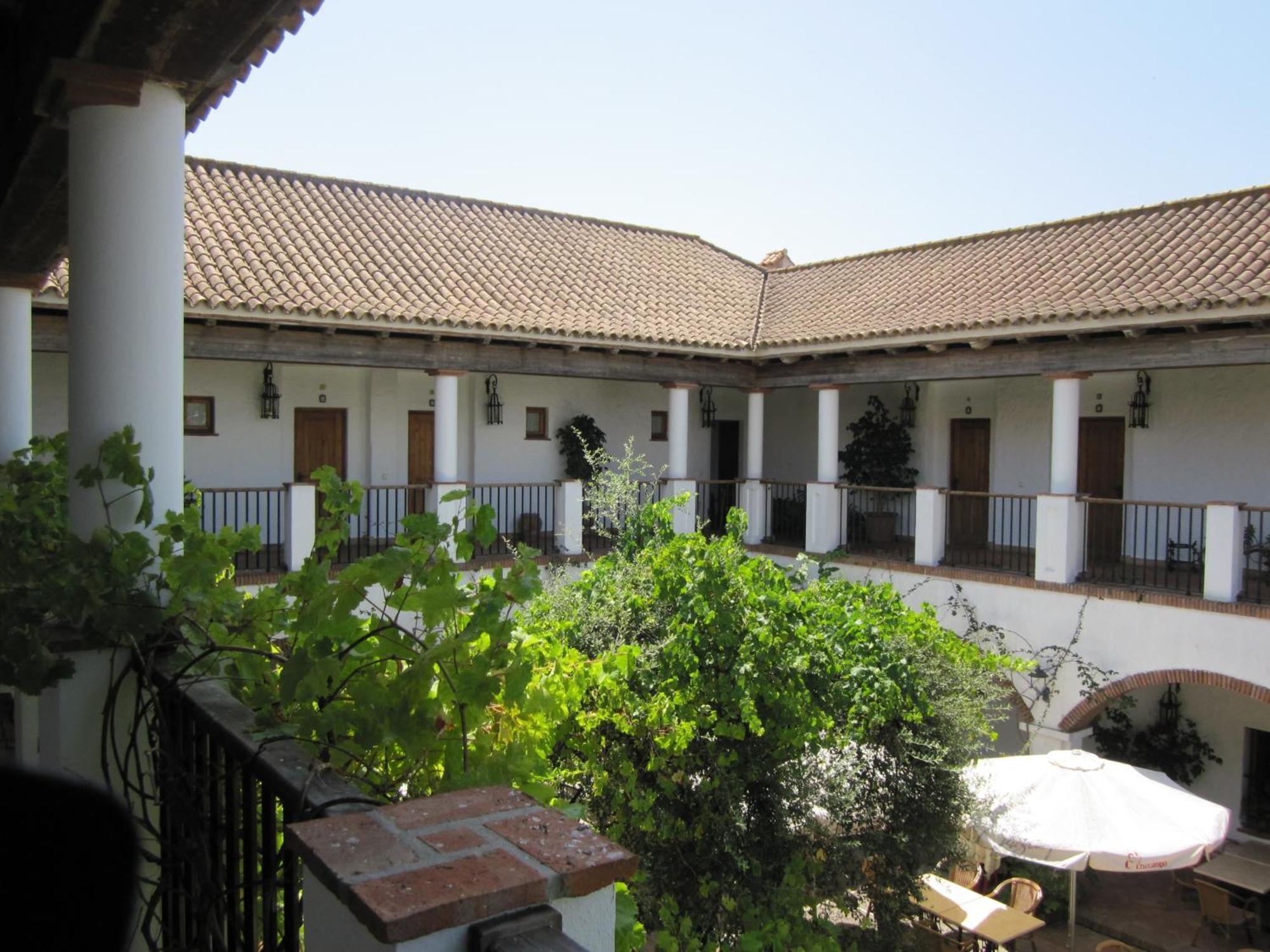 Hotel Cortijo Las Grullas Беналуп-Касас-Вієхас Екстер'єр фото