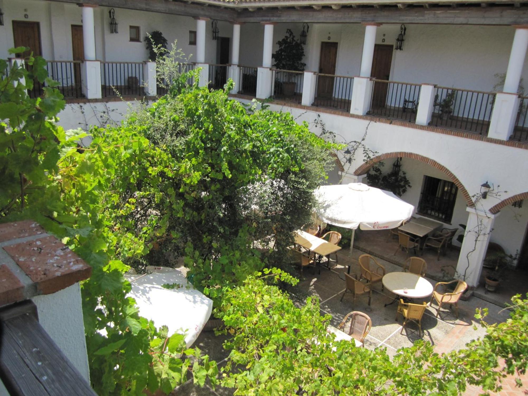Hotel Cortijo Las Grullas Беналуп-Касас-Вієхас Екстер'єр фото