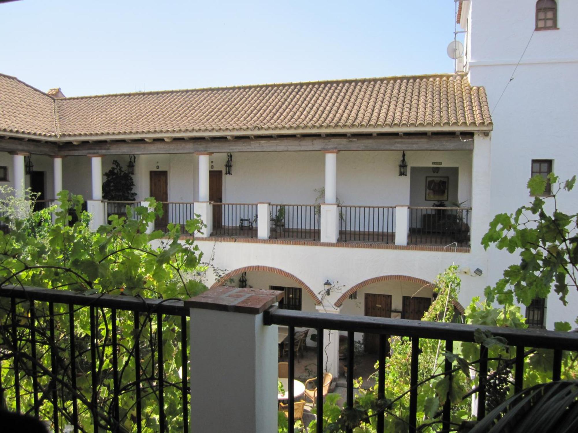 Hotel Cortijo Las Grullas Беналуп-Касас-Вієхас Екстер'єр фото