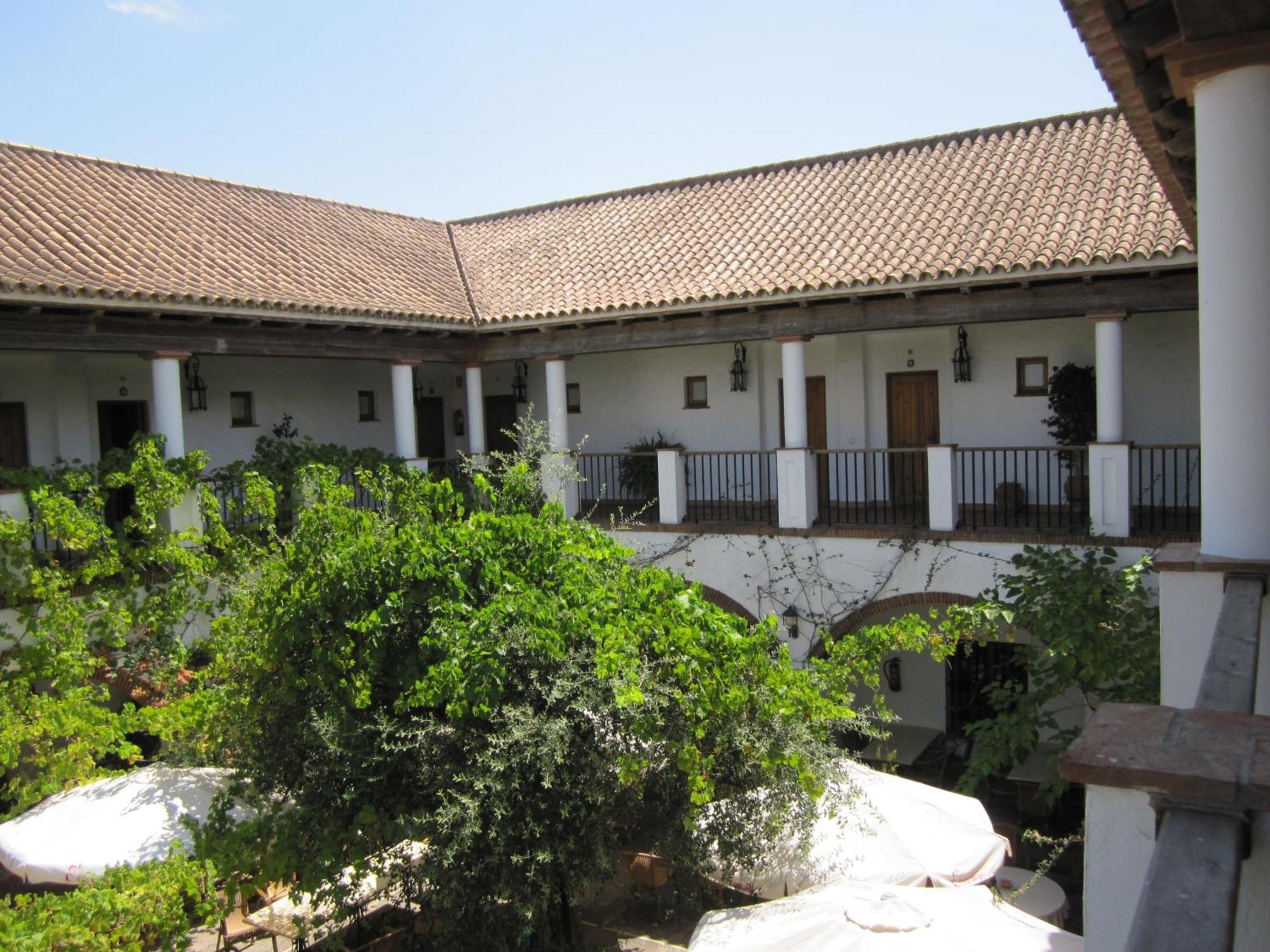 Hotel Cortijo Las Grullas Беналуп-Касас-Вієхас Екстер'єр фото